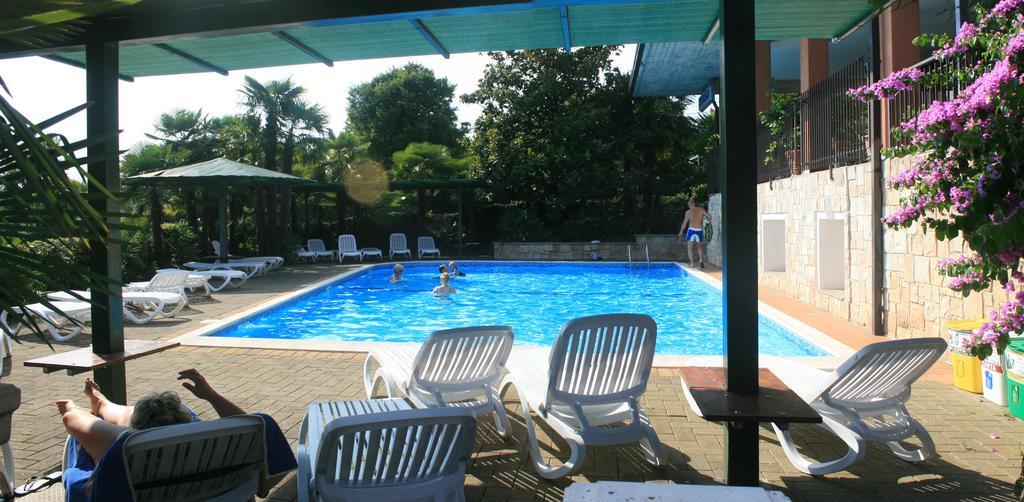 Residence Miralago Rooms & Apartments 마네르바 델 가르다 외부 사진
