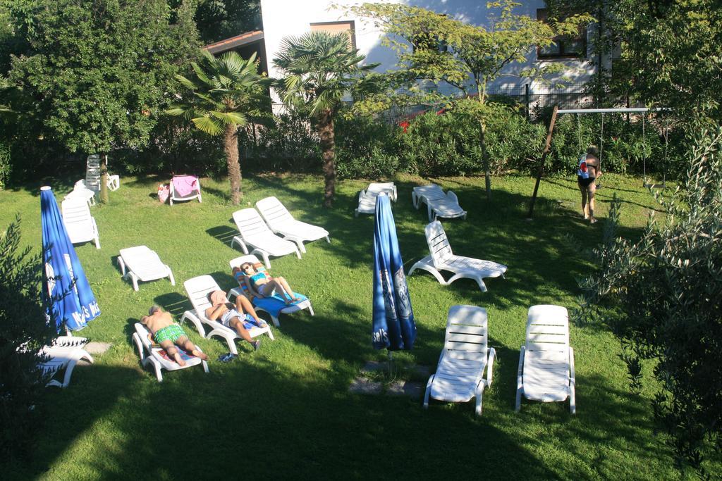 Residence Miralago Rooms & Apartments 마네르바 델 가르다 외부 사진