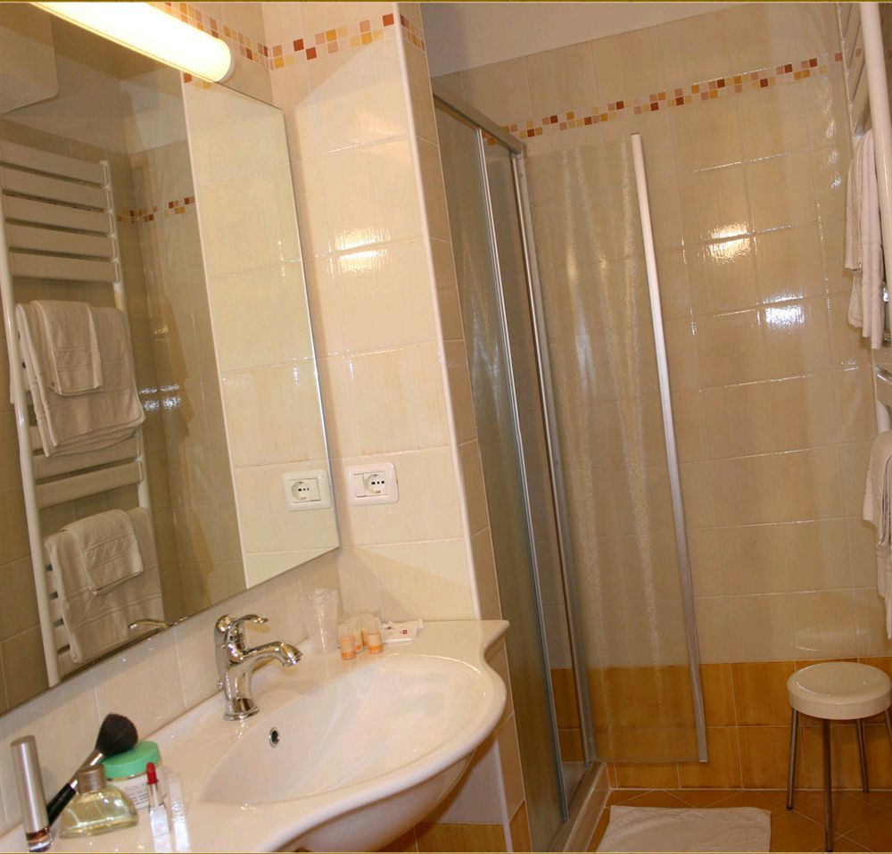 Residence Miralago Rooms & Apartments 마네르바 델 가르다 외부 사진