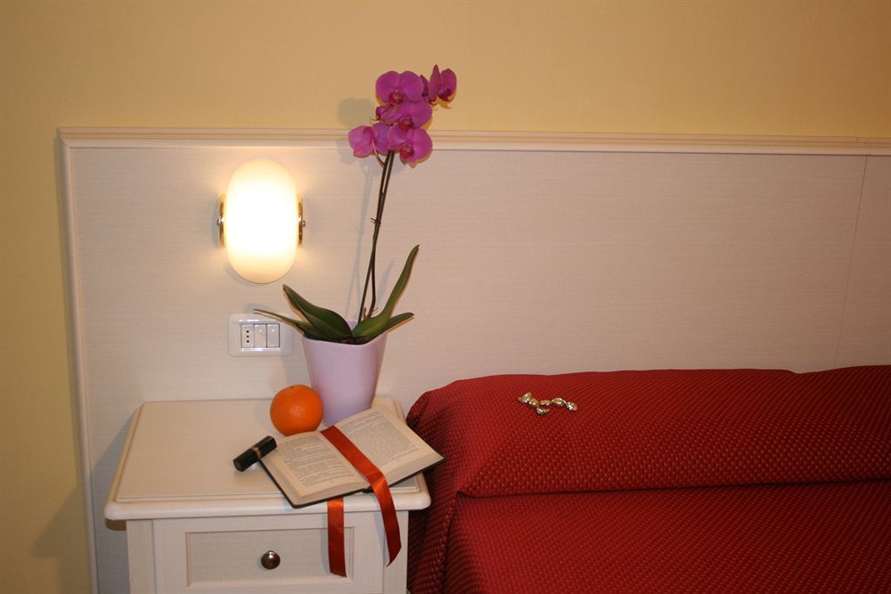 Residence Miralago Rooms & Apartments 마네르바 델 가르다 외부 사진