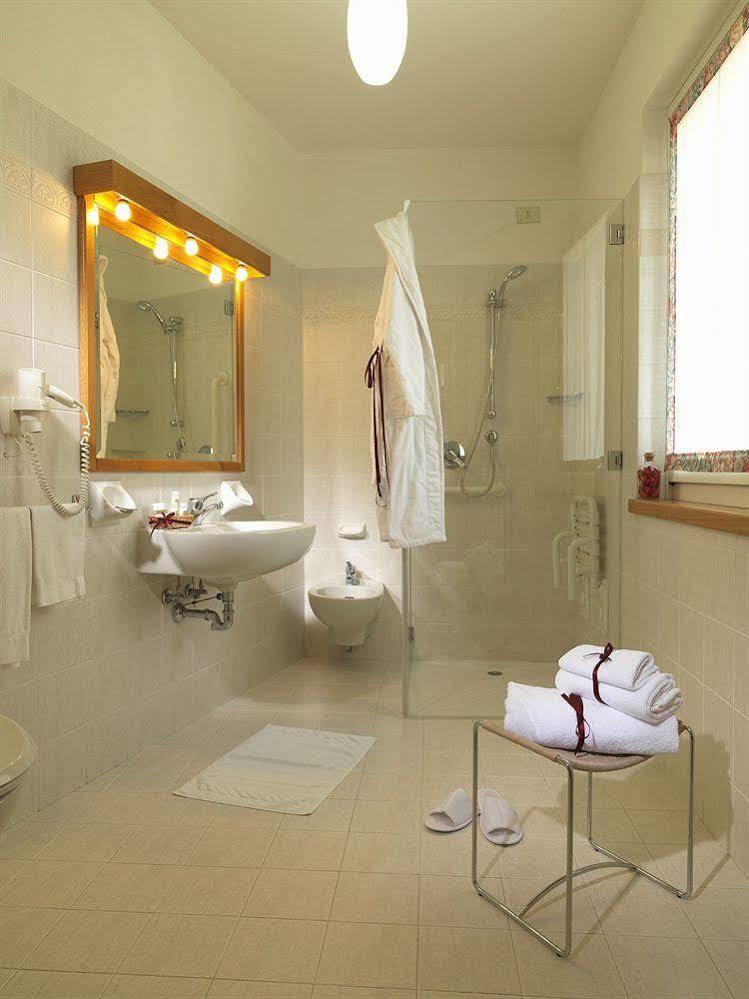 Residence Miralago Rooms & Apartments 마네르바 델 가르다 외부 사진