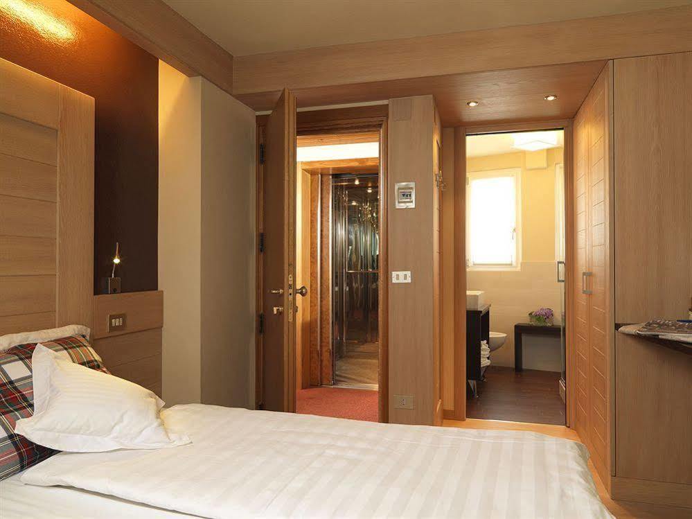 Residence Miralago Rooms & Apartments 마네르바 델 가르다 외부 사진