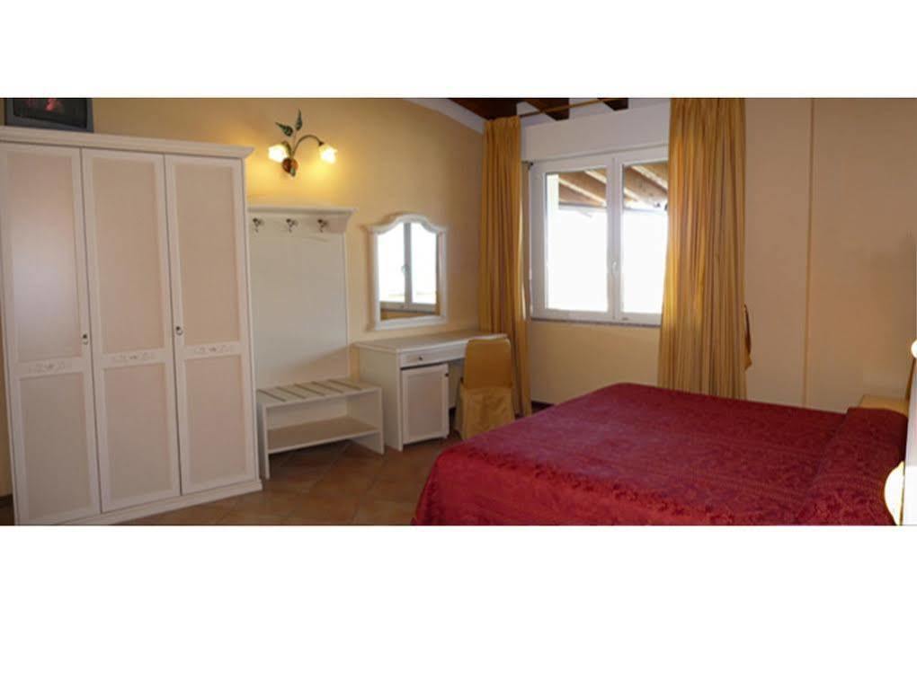 Residence Miralago Rooms & Apartments 마네르바 델 가르다 외부 사진
