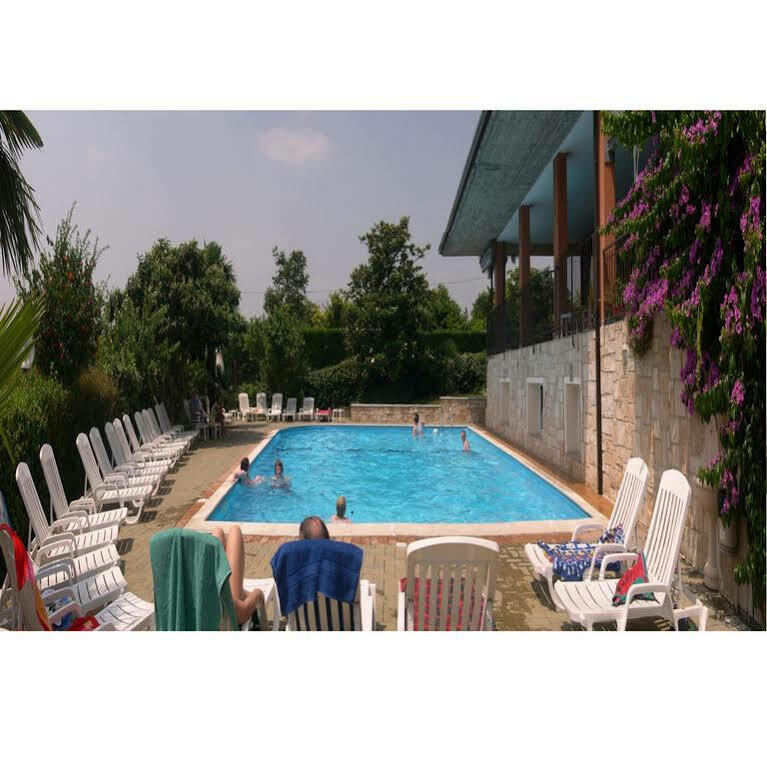 Residence Miralago Rooms & Apartments 마네르바 델 가르다 외부 사진
